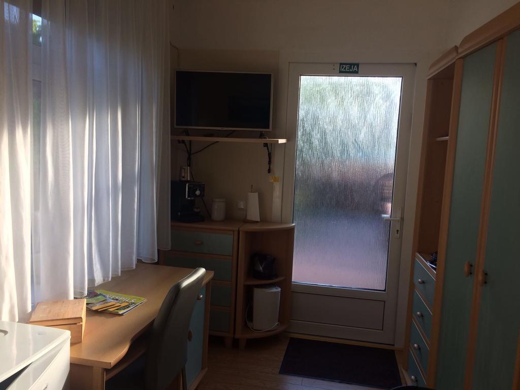Viesu Nams Mezu 13 Hotel Ventspils Buitenkant foto