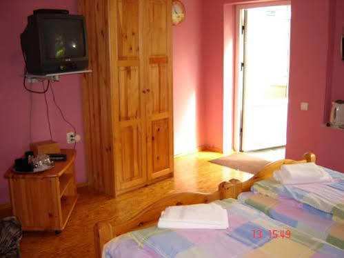 Viesu Nams Mezu 13 Hotel Ventspils Buitenkant foto