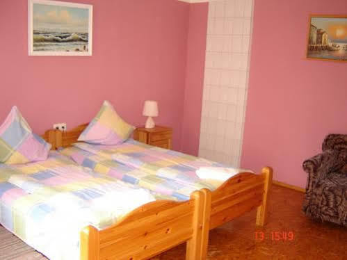 Viesu Nams Mezu 13 Hotel Ventspils Buitenkant foto